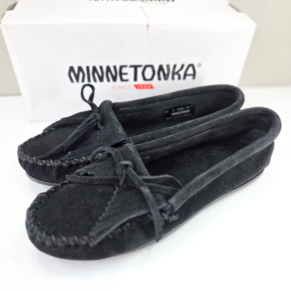 Minnetonka Kilty Hardsole Moccasins Women’s Size 7 Black Suede 400 NIB